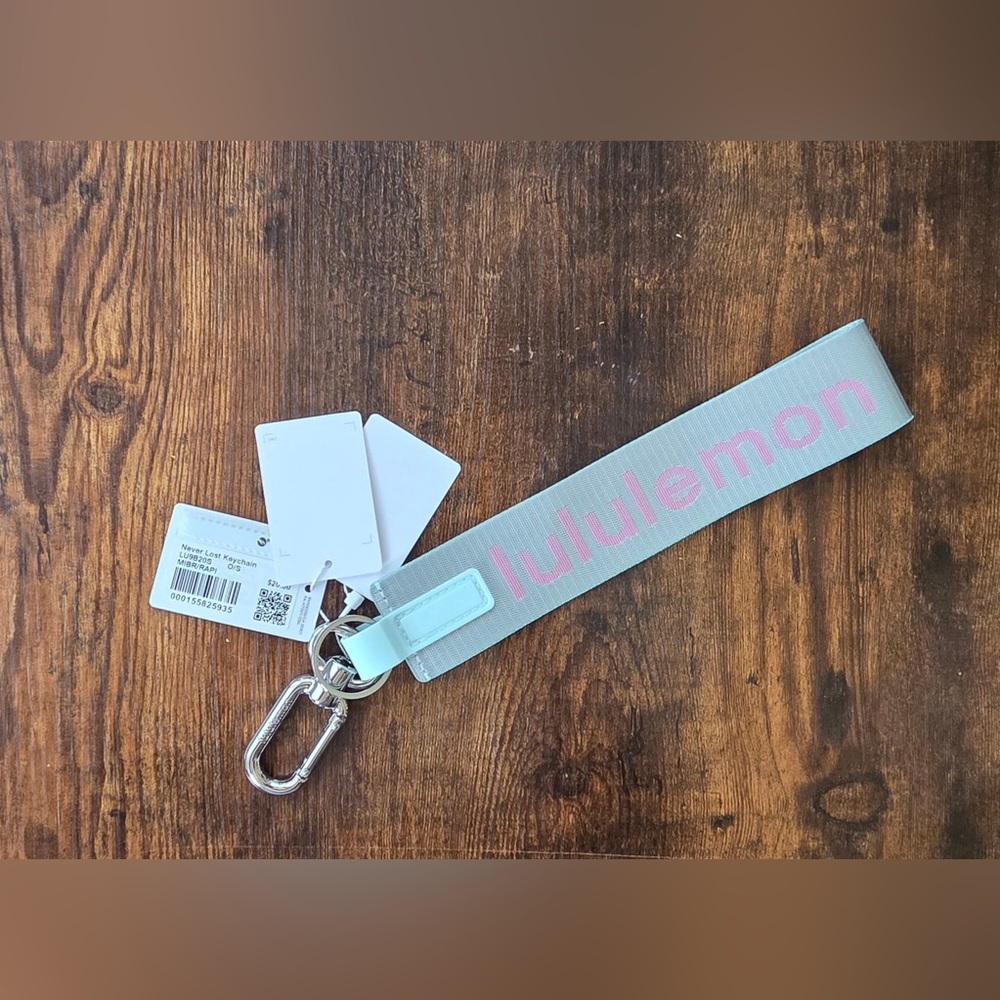 Lululemon Never Lost Keychain O/S New